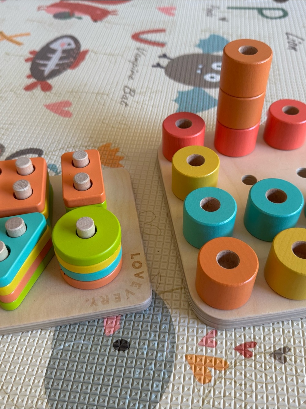 Lovevery Wooden Stacking and Sorting Toy (Set of 2)